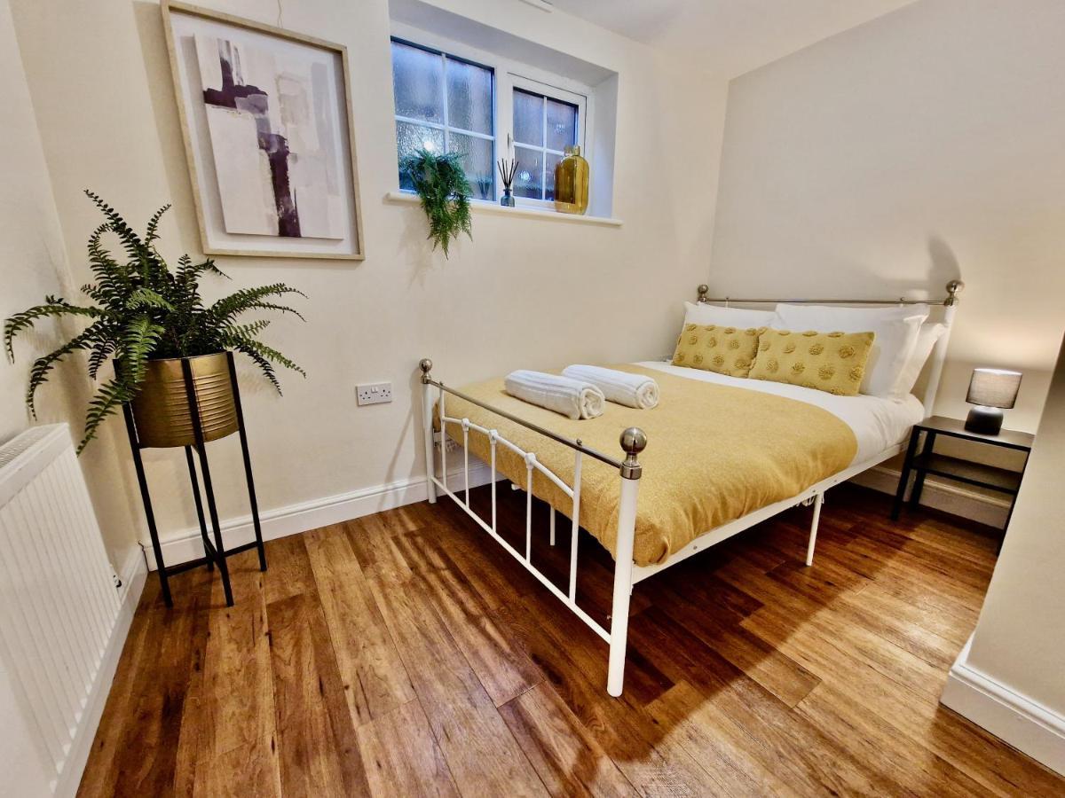 Stylish Luxury Serviced Apartment Next To City Centre With Free Parking - Contractors & Relocators 考文垂 外观 照片