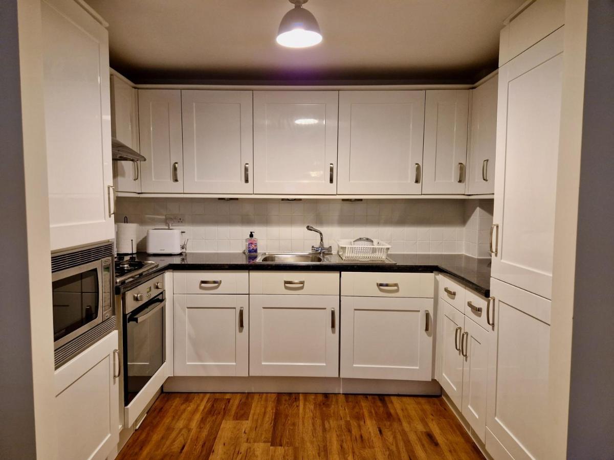 Stylish Luxury Serviced Apartment Next To City Centre With Free Parking - Contractors & Relocators 考文垂 外观 照片
